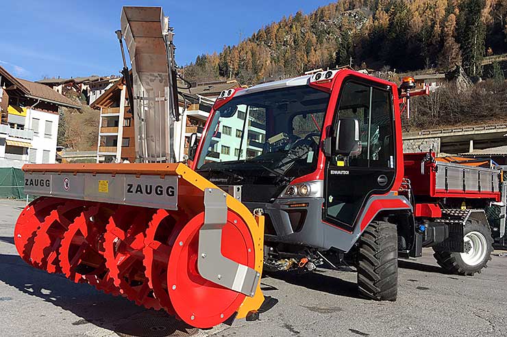 Neumaschine wird an Zermatt ausgeliefert